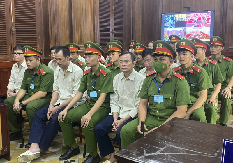 Người quyết liệt chống tiêu cực nhưng lại là… “trùm” nhận hối lộ -0