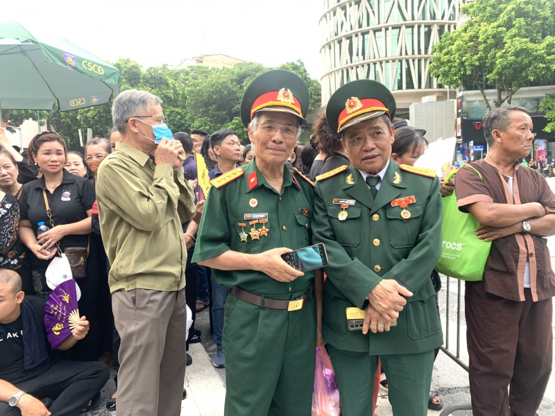 Dòng người nối dài, lặng yên, thành kính vào viếng Tổng Bí thư Nguyễn Phú Trọng -0