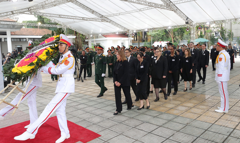 Các nhà lãnh đạo, đại diện các nước viếng Tổng Bí thư Nguyễn Phú Trọng tại Hà Nội -0