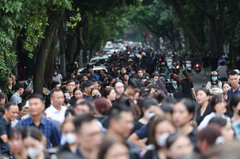 Xúc động những hình ảnh nhân dân vào kính viếng đồng chí Tổng Bí thư -0