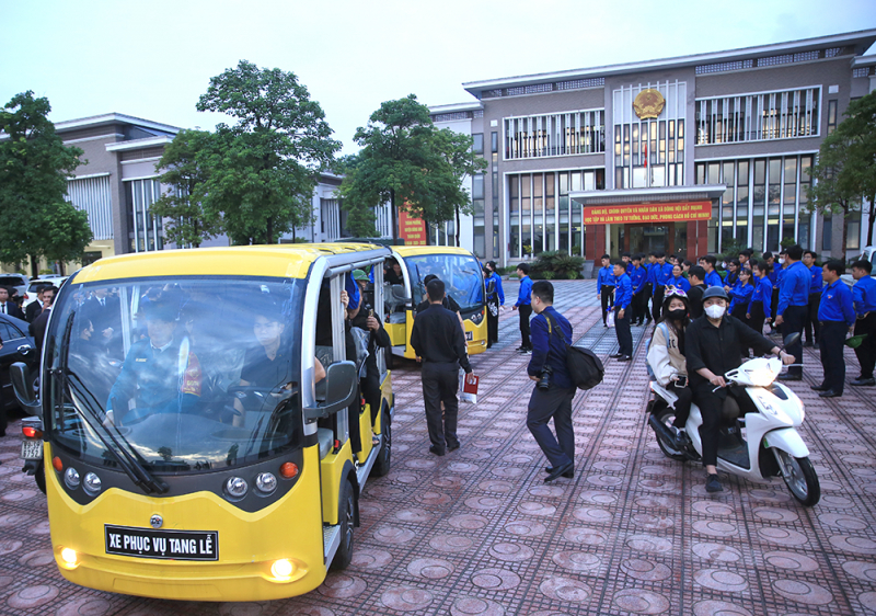 Luôn kính yêu người lãnh đạo tài giỏi, đáng kính -0