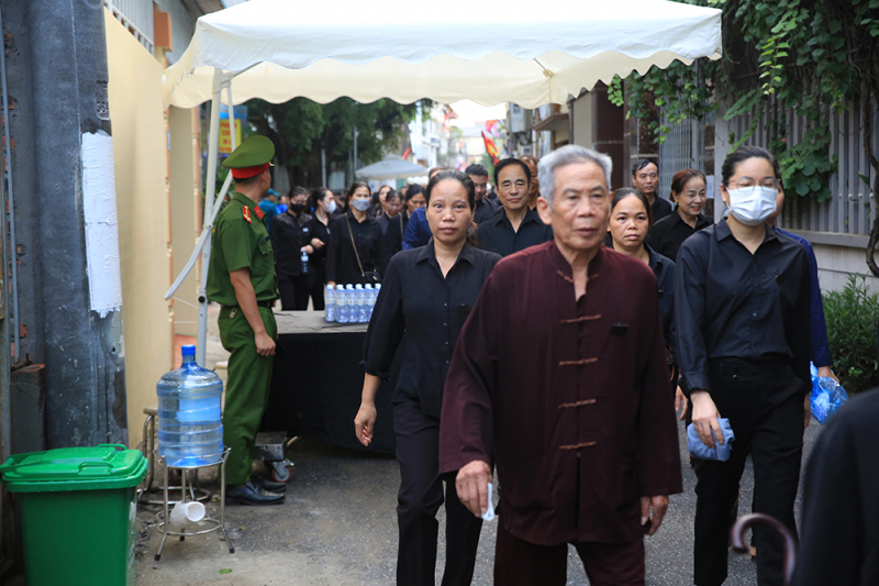 Luôn kính yêu người lãnh đạo tài giỏi, đáng kính -1