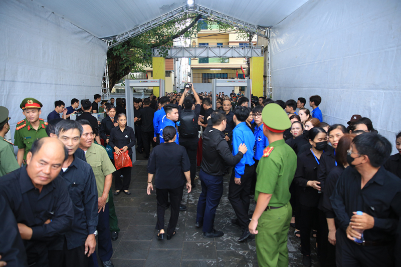 Luôn kính yêu người lãnh đạo tài giỏi, đáng kính -2