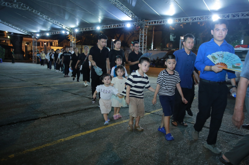 Xúc động những hình ảnh nhân dân vào kính viếng đồng chí Tổng Bí thư -4