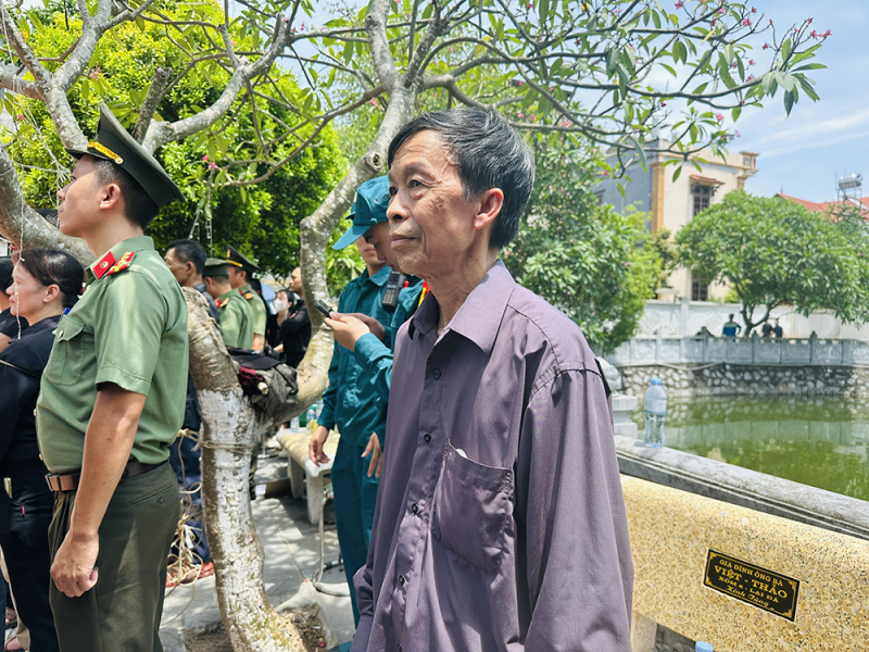 Nghẹn ngào tiếng khóc từ Lại Đà tiễn biệt người con ưu tú của quê hương -0