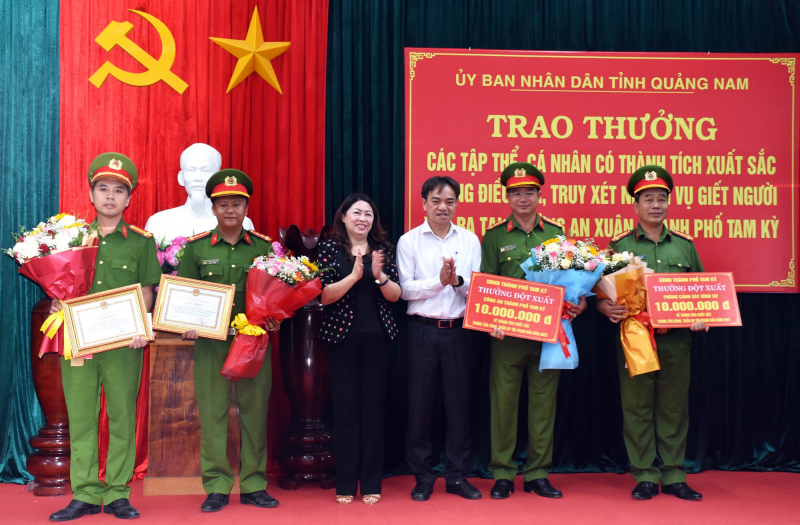 Khen thưởng đột xuất các tập thể, cá nhân nhanh chóng làm rõ vụ án mạng trong đêm tại Quảng Nam -0