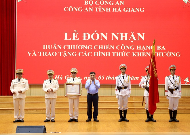 Công an tỉnh Hà Giang khắc ghi lời căn dặn của Tổng Bí thư Nguyễn Phú Trọng “Danh dự là điều thiêng liêng cao quý nhất” -0