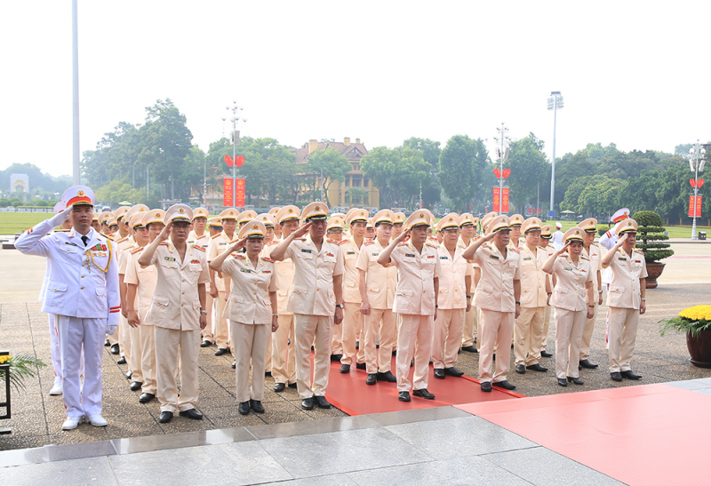 Lãnh đạo Đảng, Nhà nước và Bộ Công an viếng Chủ tịch Hồ Chí Minh và các Anh hùng liệt sĩ -0