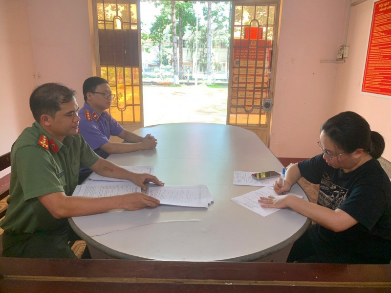 Khởi tố 3 đối tượng múa bán trái phép hóa đơn giá trị gia tăng -0