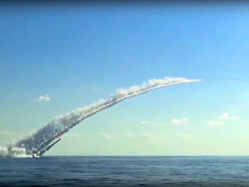 Nga đưa 3 tàu ngầm mang tên lửa áp sát biển Đen -0