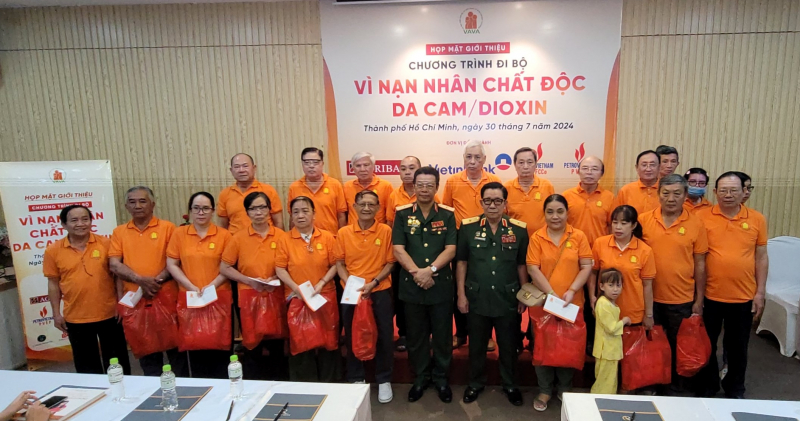 Hơn 5.000 quân dân tham gia đi bộ đồng hành nạn nhân da cam -0