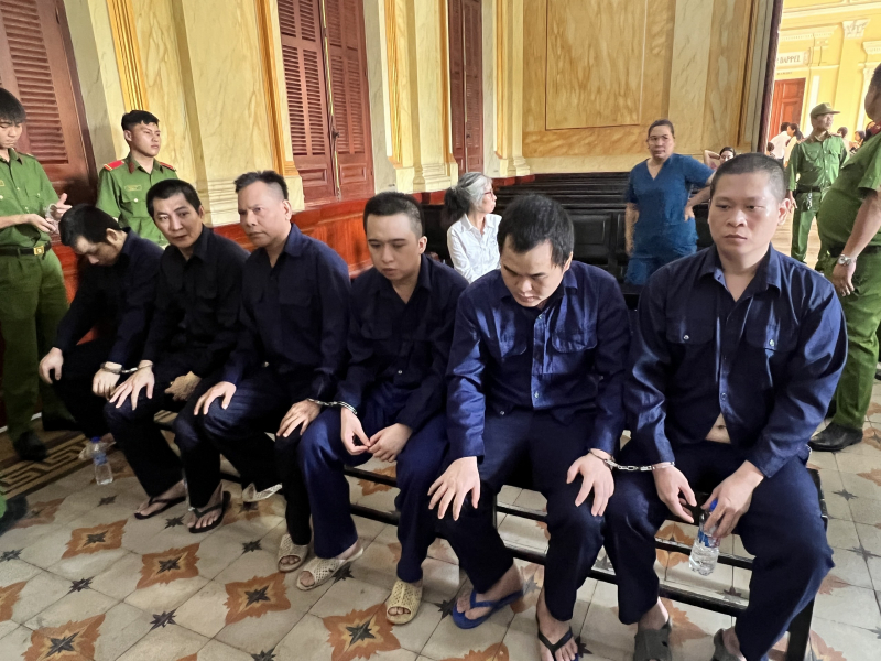 Uy hiếp khách hàng để đòi nợ, 7 nhân viên F88 lãnh án -0