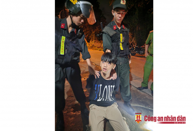 Truy bắt nhanh đối tượng dùng dao cướp tài sản ở Phú Quốc -0