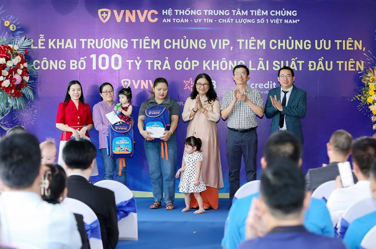 8 năm mang vaccine chất lượng cao đến gần hơn với người dân của VNVC -0