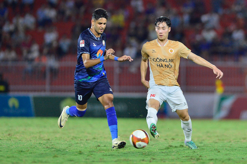 V.League và cú hích mới  -0