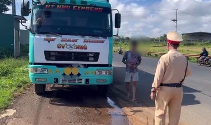 Liên tiếp phát hiện nhiều tài xế lái xe khách có sử dụng ma túy -0