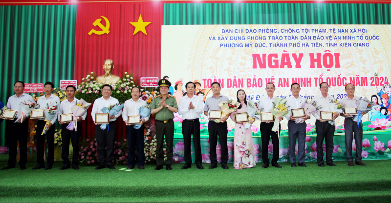 Xây dựng phong trào Toàn dân bảo vệ An ninh Tổ quốc trên không gian mạng -0