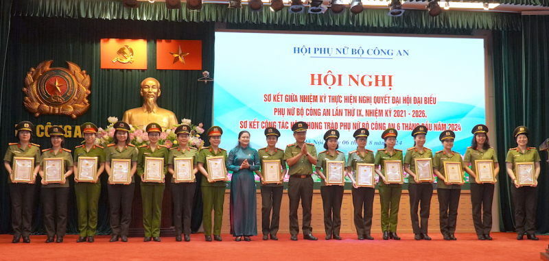 Phụ nữ CAND tiếp tục thực hiện thắng lợi Nghị quyết Đại hội Phụ nữ Bộ Công an thứ IX -0
