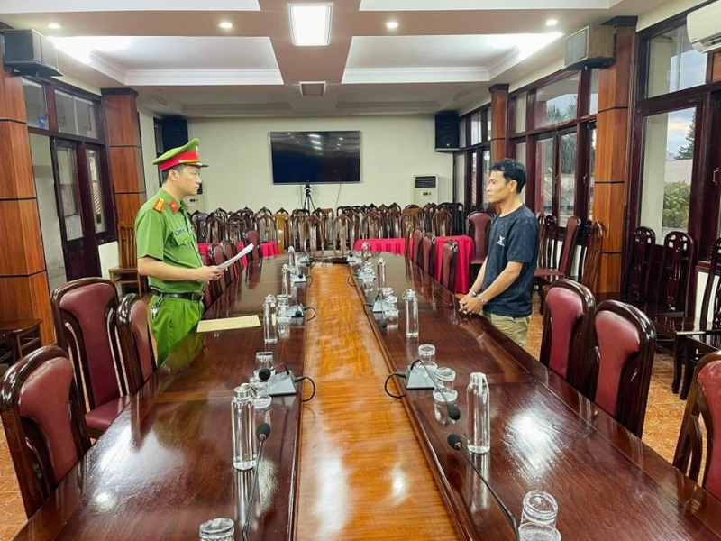 Tạm giữ hình sự 