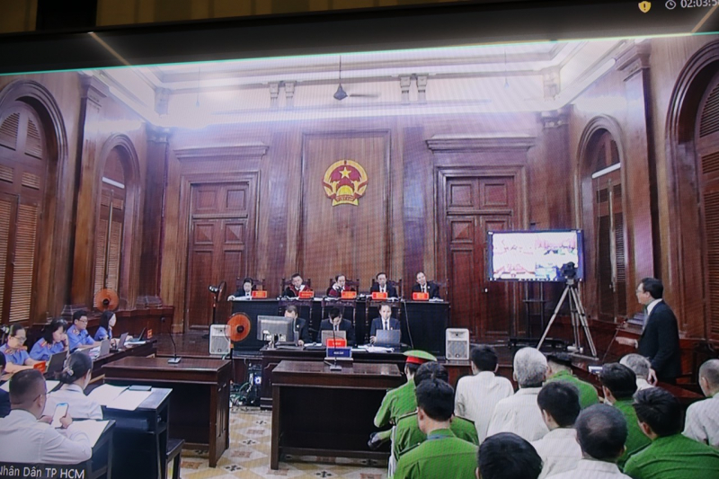 Nhiều bị cáo đưa tình tiết gia đình khó khăn, sức khỏe kém mong HĐXX giảm mức án -0