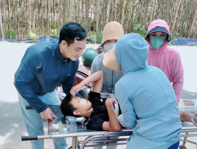 Những hành động đẹp của Cảnh sát Giao thông ở vùng cát nhận “mưa lời khen” -0