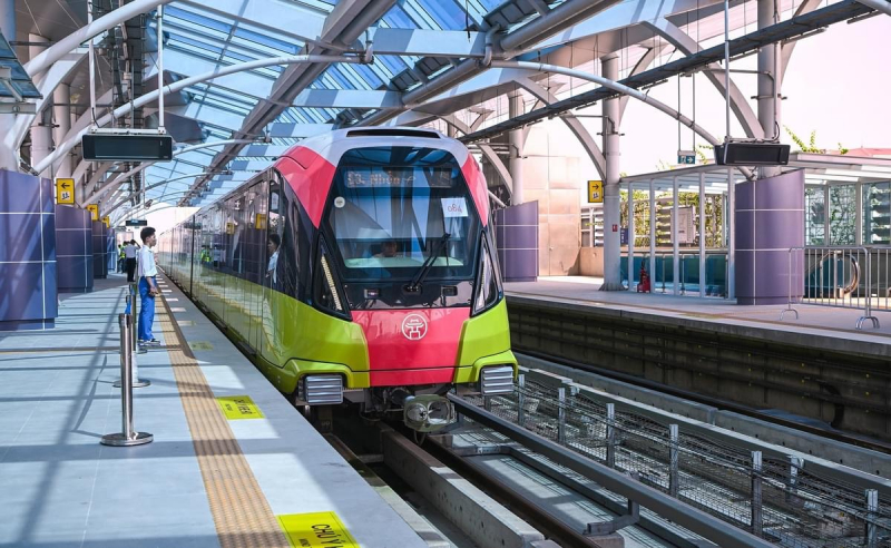 Hơn 2 vạn hành khách hào hứng trải nghiệm tàu điện Nhổn - ga Hà Nội -0