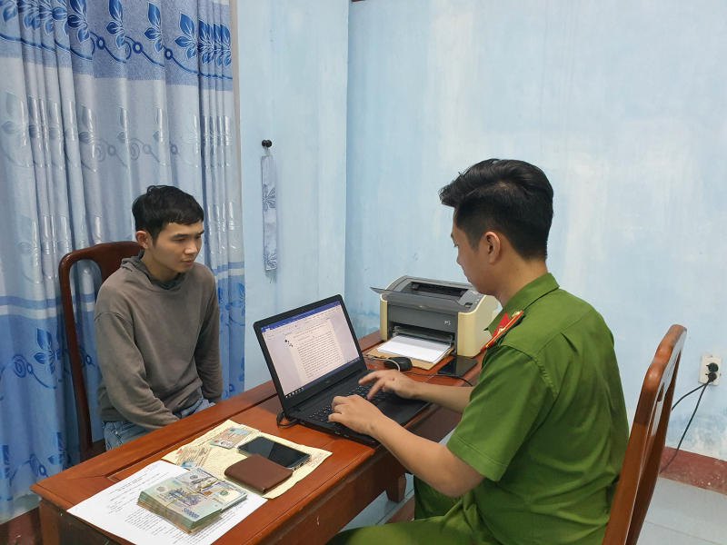 Trộm cắp tài sản ở TP Hồ Chí Minh rồi ra Huế lẩn trốn... vẫn không thoát -0