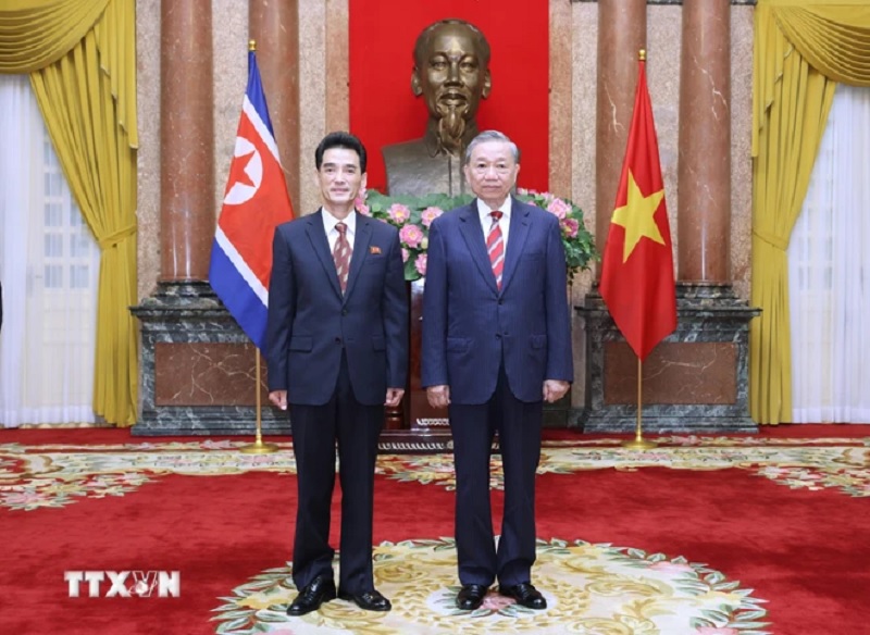 Tổng Bí thư, Chủ tịch nước Tô Lâm tiếp Đại sứ các nước trình Quốc thư -0