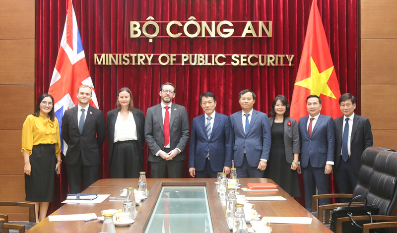 Tăng cường hợp tác với các cơ quan thực thi pháp luật Vương quốc Anh -0