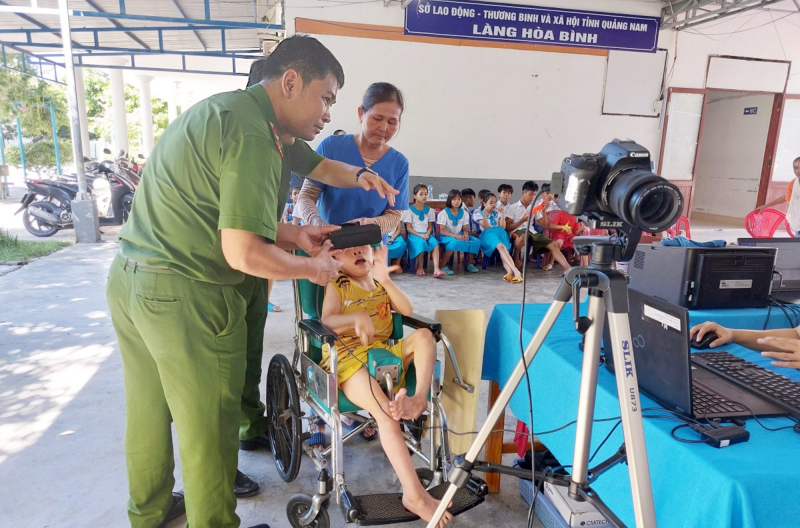 Địa phương đầu tiên tại Quảng Nam hoàn thành cao điểm thu nhận hồ sơ cấp căn cước, định danh điện tử -0