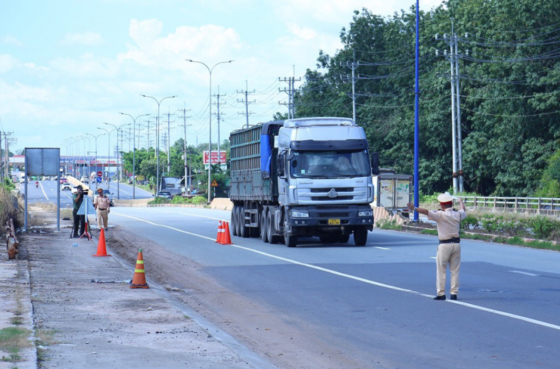 Tìm nguyên nhân nhiều tài xế xe tải chạy ẩu, chạy quá số giờ, gây tai nạn -0