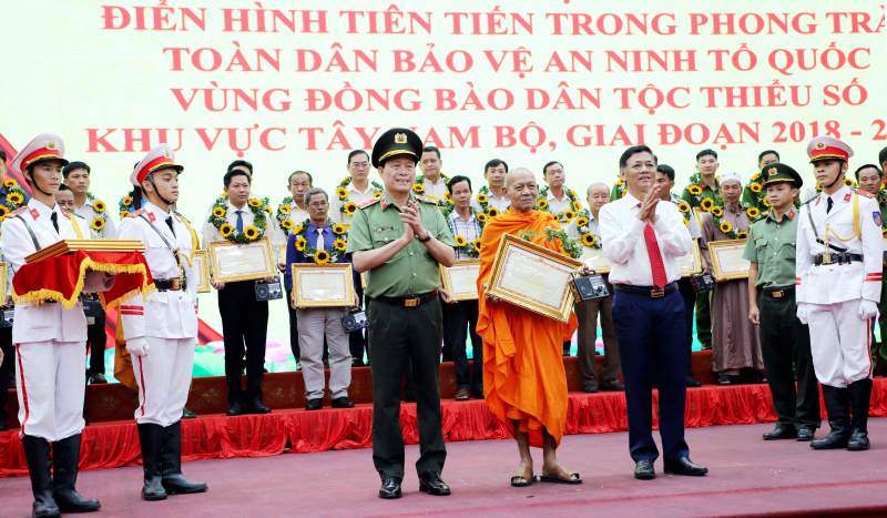 Xây dựng phong trào TDBVANTQ từ tự phát thành tự giác cách mạng -1