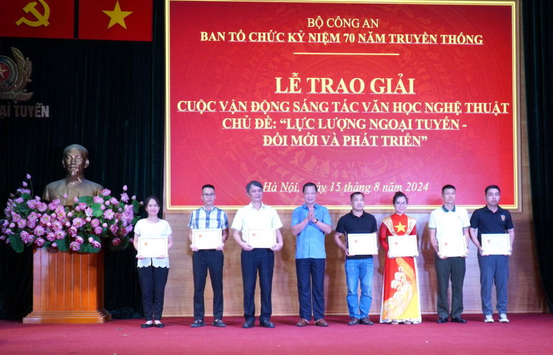 Sôi nổi liên hoan nghệ thuật quần chúng Cục Ngoại tuyến -0