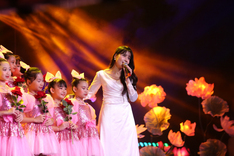 “Ơn nghĩa sinh thành 2024” – Lắng đọng, nhiều suy tư về chữ Hiếu trong đời sống hiện đại -0