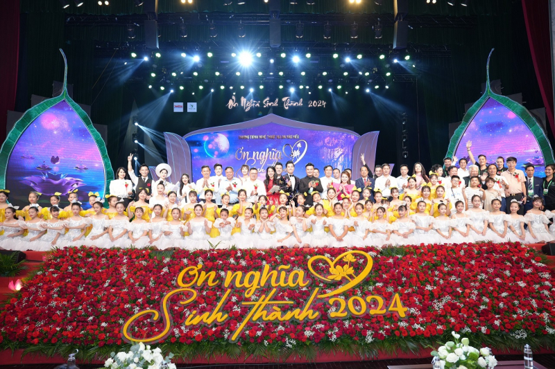 “Ơn nghĩa sinh thành 2024” – Lắng đọng, nhiều suy tư về chữ Hiếu trong đời sống hiện đại -0