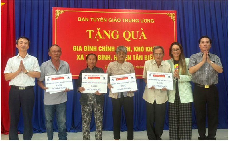 “Về nơi khởi nguồn”: Tiếp nối hành trình tri ân các anh hùng dân tộc, khẳng định niềm tự hào của đất nước -0