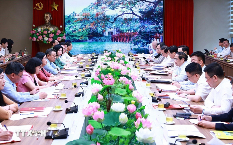 Thủ tướng: Thực hiện 5 trọng tâm, 10 nhiệm vụ phát triển Hà Nội thời gian tới -0