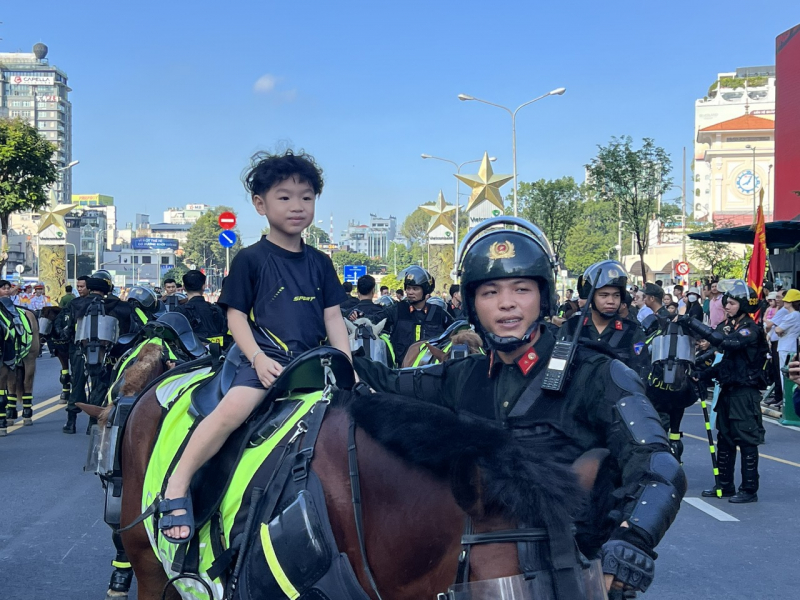 Chương trình đặc biệt biểu diễn võ thuật, diễu hành kỵ binh và nhạc kèn CAND -0