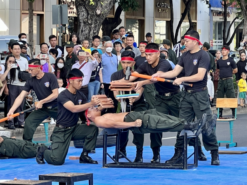 Chương trình đặc biệt biểu diễn võ thuật, diễu hành kỵ binh và nhạc kèn CAND -0