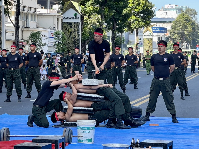 Chương trình đặc biệt biểu diễn võ thuật, diễu hành kỵ binh và nhạc kèn CAND -0