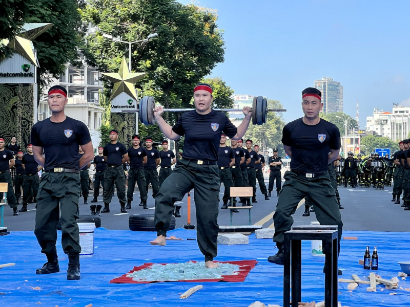 Chương trình đặc biệt biểu diễn võ thuật, diễu hành kỵ binh và nhạc kèn CAND -0