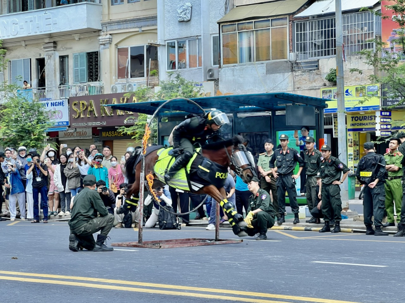 Chương trình đặc biệt biểu diễn võ thuật, diễu hành kỵ binh và nhạc kèn CAND -0