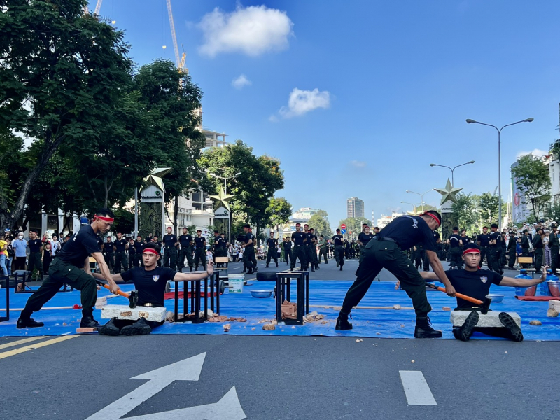 Chương trình đặc biệt biểu diễn võ thuật, diễu hành kỵ binh và nhạc kèn CAND -0