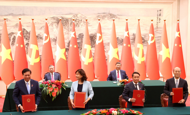 Lễ ký kết các văn kiện hợp tác giữa hai nước Việt Nam - Trung Quốc -1