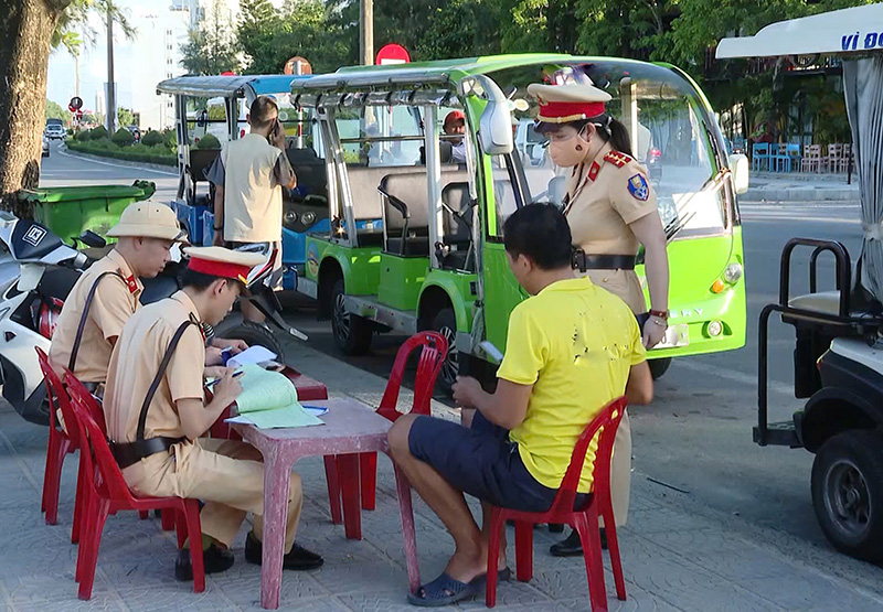 Siết chặt quản lý xe ta xi, xe điện bốn bánh -0
