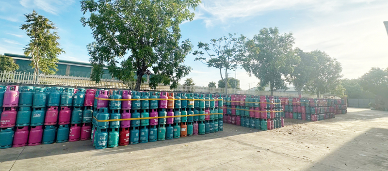 Phát hiện cơ sở thu gom gần 3.000 vỏ bình gas trái phép -0