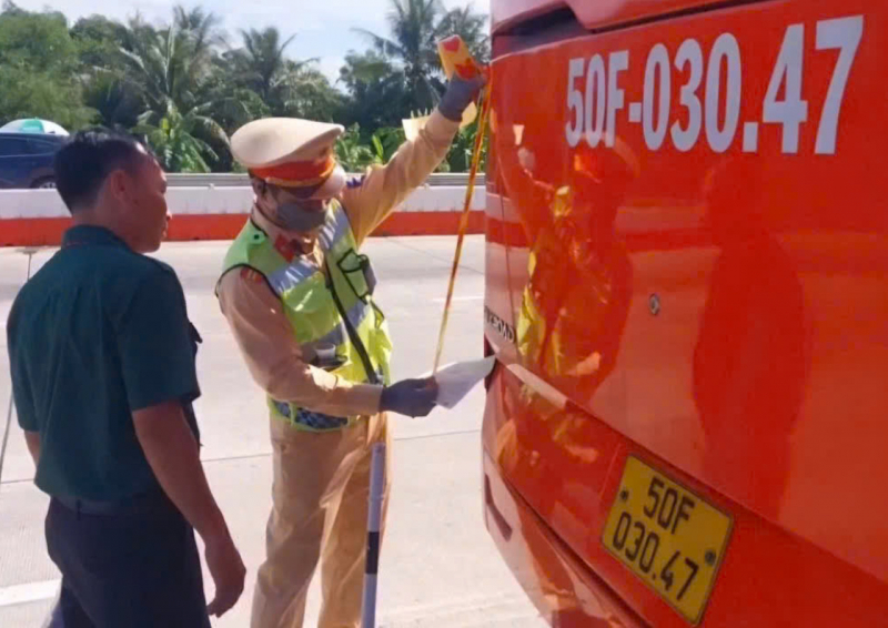 Tăng cường công tác tuyên truyền, đảm bảo an toàn trên cao tốc Thành phố Hồ Chí Minh - Cần Thơ -0