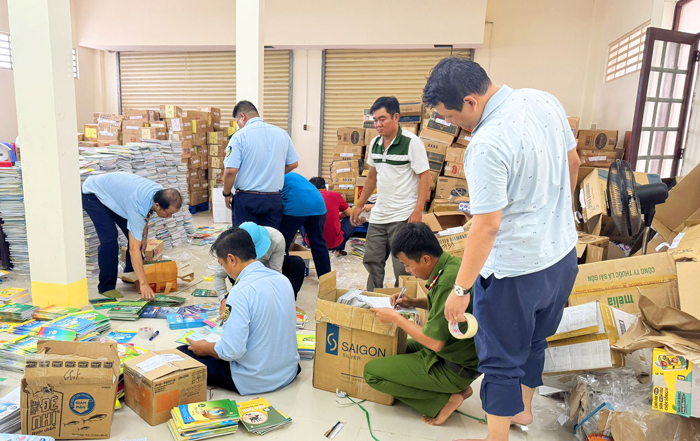 Kiểm tra, xử lý sách giả, sách lậu trước năm học mới -0