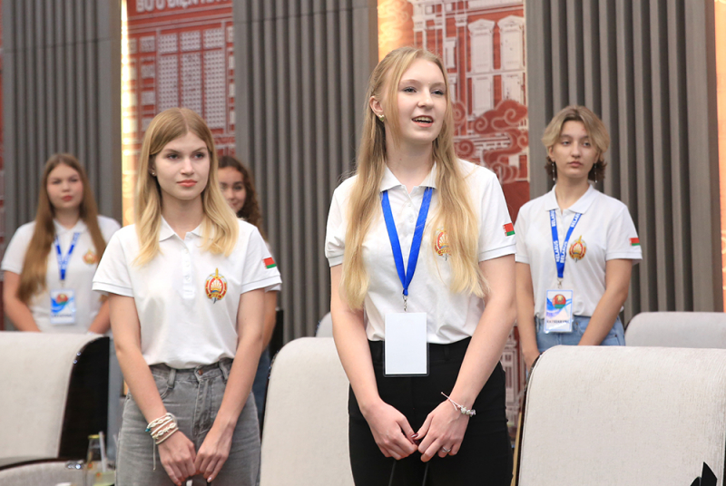 Dành sự quan tâm chu đáo cho con CBCS Bộ Nội vụ Belarus sang nghỉ dưỡng tại Việt Nam -0