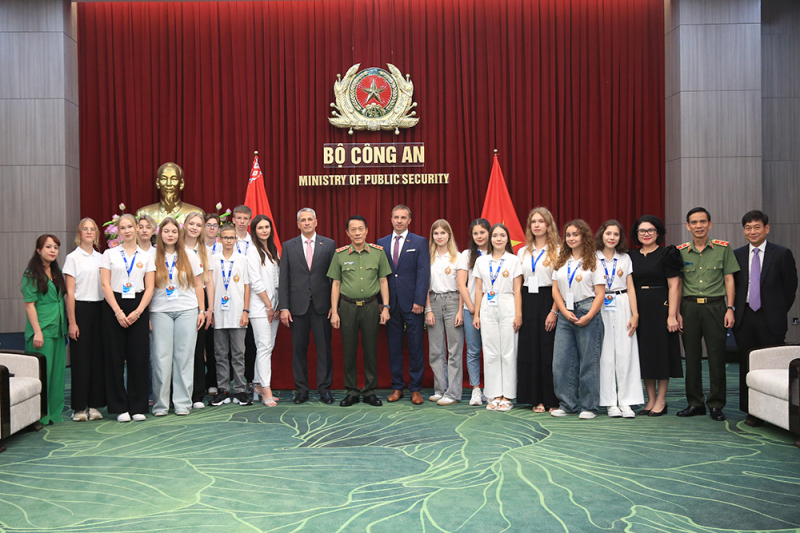 Dành sự quan tâm chu đáo cho con CBCS Bộ Nội vụ Belarus sang nghỉ dưỡng tại Việt Nam -1